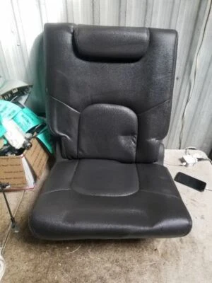 05-10 ASIENTO PASAJERO TRASERO DERECHO NISSAN PATHFINDER OEM CUERO NEGRO TERCERA FILA  Foto 1 de 4