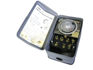 INTERRUPTOR DE CONTROL DE TIEMPO DAYTON 6X758 24 HORAS CONTROL DE TIEMPO DE CICLO 120 VAC 40 AMP - Imagen 1 de 7