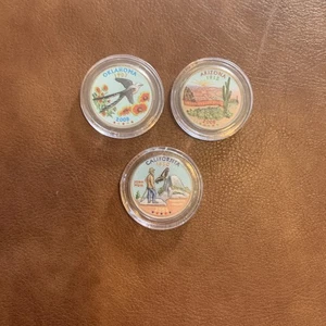 Lot of 3 Assorted Colorized US State Quarters - Picture 1 of 2