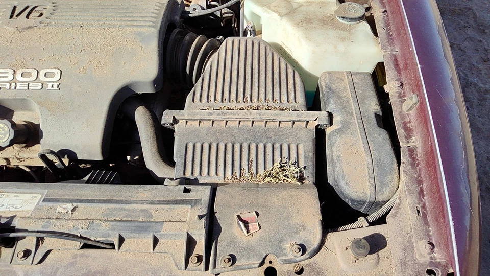 96-99 Lesabre Complete Air Intake Cleaner Filter Box Housing With Tube 3.8l - Image 1 of 4