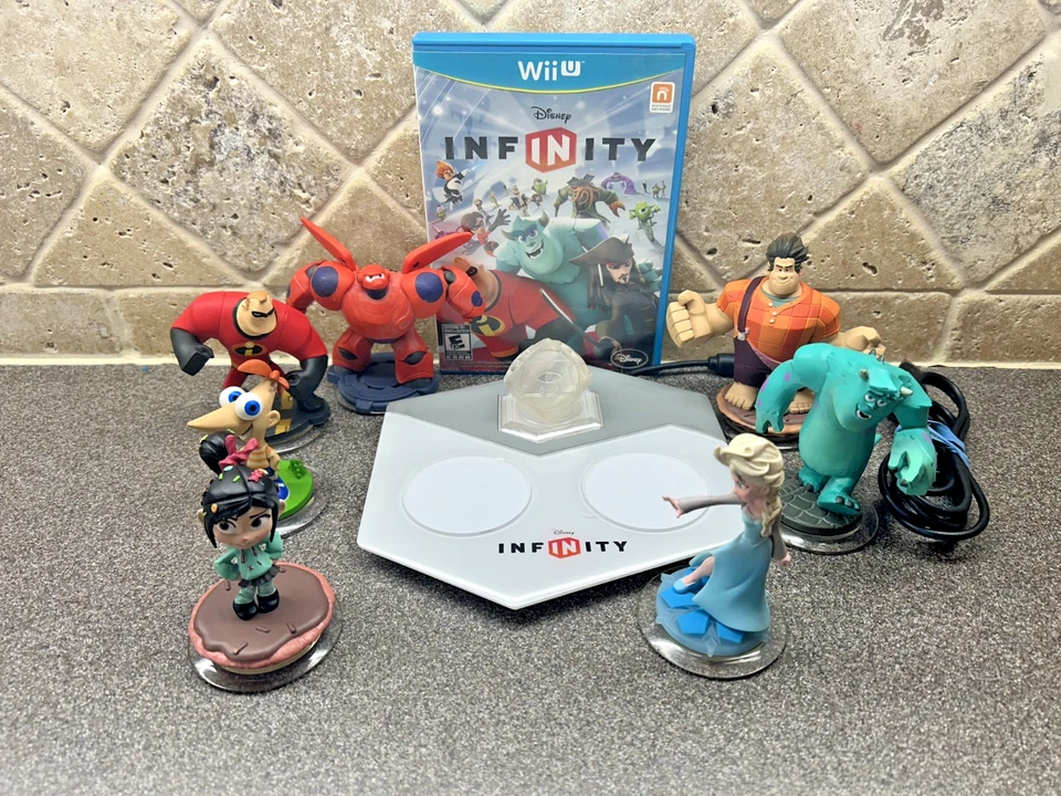 Disney Infinity Wii U Game Portal And 7 Figure Bundle; Mr Incredible; Phineas + - Image 1 of 4