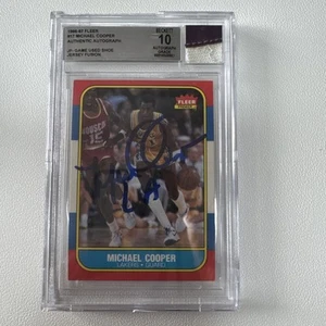 MICHAEL COOPER JERSEY FUSION 1986-87 FLEER #17 GAME USED SHOE W/ BAS 10 AUTO - Picture 1 of 5