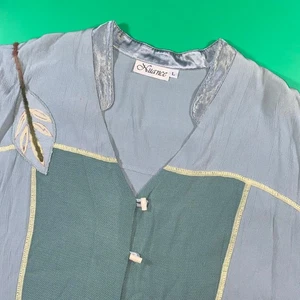 Blusa Top Nuance Para Mujer Talla L Azul Verde Hoja Bordada Con Botones - Imagen 1 de 9