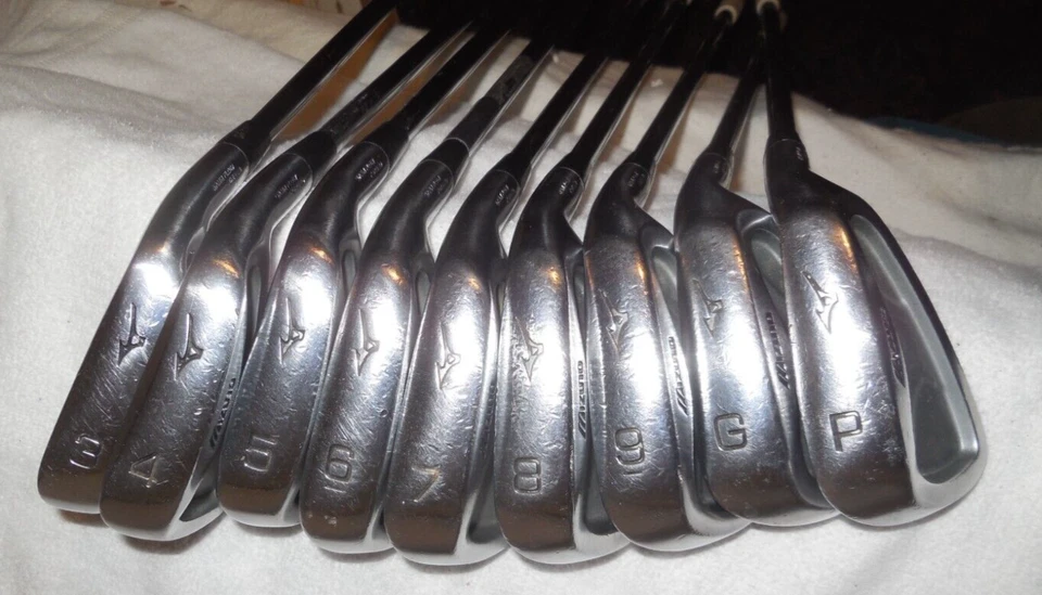 HIERROS PERSONALIZADOS MIZUNO 3-9 + GW-PW/DYNAGOLD XP S300 EJES DE ACERO RÍGIDO/DERECHA/9 HIERROS Foto 1 de 4