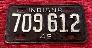VINTAGE OLD-SCHOOL INDIANA 1945 AUTOMOBILE LICENSE PLATE - RARE - Picture 1 of 2
