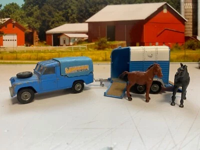 CORGI.1:43.CHIPPERFIELDS CIRCUS.109 LWB LAND ROVER.RICE HORSE BOX TRAILER.PONYS - Image 1 of 4