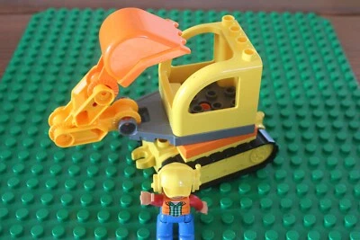 Lego Duplo Construction EXCAVATOR Dig Bucket Backhoe Man Worker Figure Yellow - Image 1 of 4