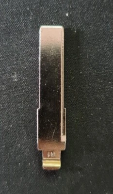 CHIAVE VW Passat Bora Seat Skoda audi #31 GT31 #02 HU66 TELECOMANDO LAMA PIATTA - Immagine 1 di 3