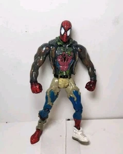 1999 Vintage Marvel Toybiz Spiderman Battle Damaged Action Figure - Picture 1 of 4