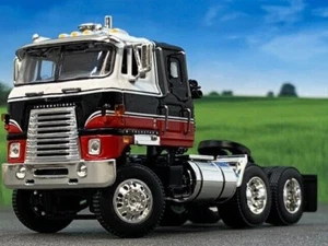 1/64 DCP RED/BLACK/WHITE INTERNATIONAL TRANSTAR COE - Picture 1 of 5