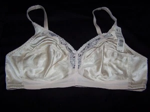Vtg Lilyette Fawn Color Wireless Unlined Bra S Made In USA SIze 42C - Picture 1 of 3