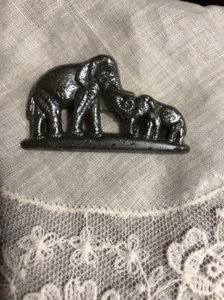 Vintage  2" Mom & Baby Elephant Brooch C Clasp  Pin Jewelry XQ-11 - Picture 1 of 3