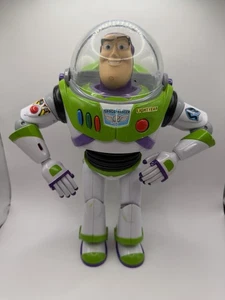Rare Collectible Thinkway Buzz Lightyear - Wing Tip Lights Motorised Head Figure - Picture 1 of 6