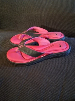 Nike Comfort Footbed Women Size 10 Pink Black Thong Sandal Flip Flop 354925-012 - Image 1 of 4