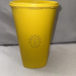 TUPPERWARE 10.5" tall SNACKEEPER CANISTER Retro Yellow w. 6.5" Instant SEAL Lid - Picture 1 of 6