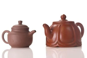 Pair of Chinese Yixing Teapots - Traditional Craftsmanship, Dual Sizes - Picture 1 of 4