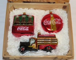 1996 Coca Cola 3-teiliges Polonaise Kurt Adler Ornament Set - Neu in OVP! - Bild 1 von 3