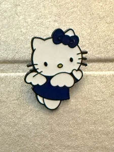 Hello Kitty metal pin badges - Picture 1 of 1
