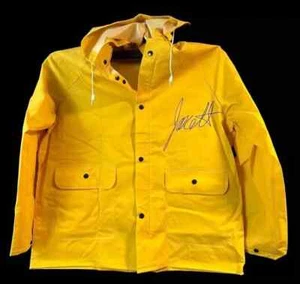 Réplica de utilería de película impermeable amarillo Georgie firmado por Jackson Robert Scott IT (BAS) - Imagen 1 de 4