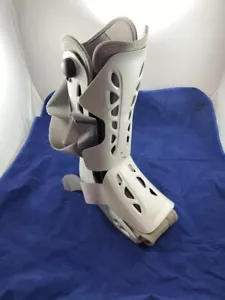 Aircast Elite Walking Brace Boot Brace Short Soft multi strapcomfort - Picture 1 of 8