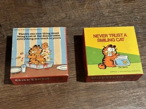 2 VINTAGE GARFIELD JIM DAVIS 1978 SMILING CAT/Dinner 100 PIECE 7x7" SMALL PUZZLE - Picture 1 of 5