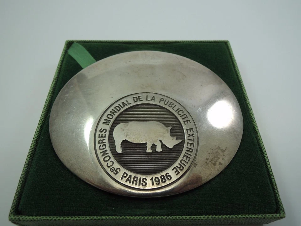 Paris 1986 5th World Congress of External Advertising Oval Nickel Medal + box - Image 1 of 4
