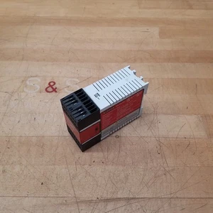 Banner ES-UA-5A Safety Relay, Inputs 12 VDC / 24VDC / 115VAC 50/60HZ - USED - Picture 1 of 8