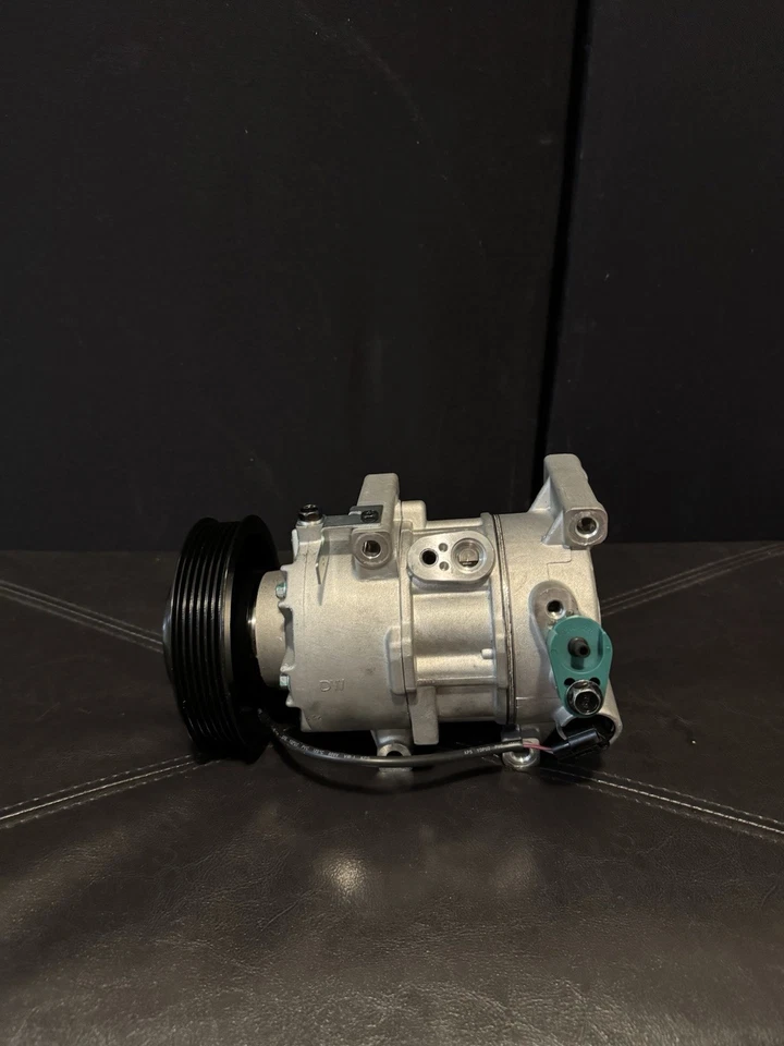 Compresor de aire acondicionado con embrague Kia Rio Hyundai Accent 2012-2017 1,6 L-L4 977011R100 Foto 1 de 4