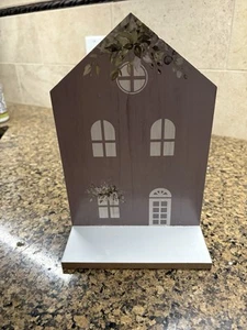 House Shaped Wall shelf - Picture 1 of 2