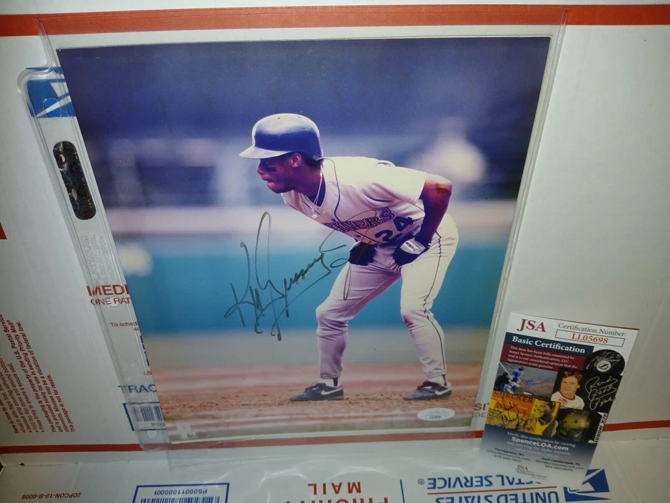 Ken Griffey Jr. HOF Mariners Autographed 8x10 Photo & COA - Image 1 of 1