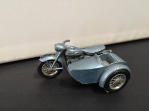 B236-MATCHBOX LESNEY No4C TRIUMPH MOTORCYCLE AND SIDECAR - Picture 1 of 5