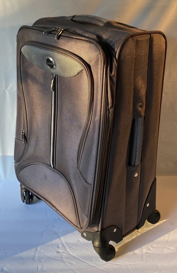Maleta giratoria expandible lateral suave Lucas Lucas Luggage Adrenaline gris claro Foto 1 de 4