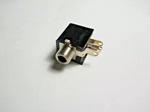 3.5mm Right Angle PC Mount Jack (X-G8010)(NOS, New Old Stock)(QTY 10 ea)F23 - Picture 1 of 7
