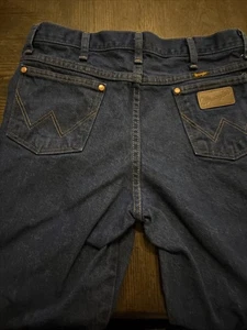 Wrangler Men's Cowboy cut 936PWD Flat Front Mid rise 5 pocket jeans Blue 33 X 32 - Picture 1 of 8