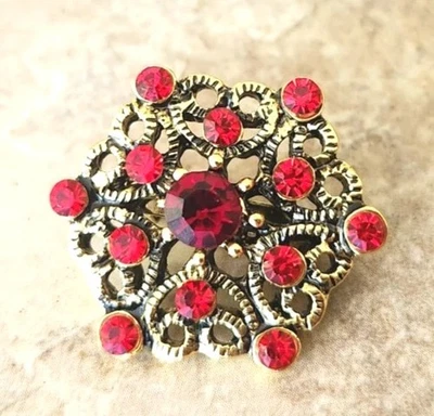 Маленький золотой цветок красный рубин гранат со стразами филигранная брошь винтажный стиль металл - Изображение 1 из 4
