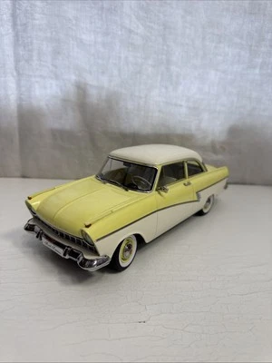 Ford Taunus 1957 KK Scale 1:18 Modellauto Gelb Weiß  - Bild 1 von 4
