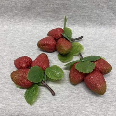 Lote y paquete de fresas artificiales decorativas falsas bayas de frutas decorativas vintage Foto 1 de 4