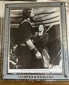 1956 Ten Commandments 8 x 10. Charlton Heston & Yvonne De Carlo . Vintage Frame - Picture 1 of 5