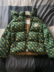 moncler coat 00 - Picture 1 of 5
