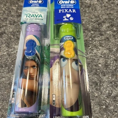 Lote de 2 escovas de dentes a bateria Oral-B Disney. Buzz Lightyear And Raya novo fechado - Imagem 1 de 2