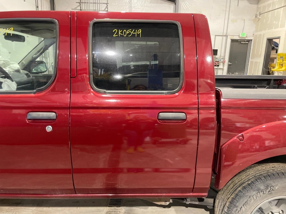 2003 - 2004 Nissan Frontier Driver LH Left Red Brawn-A15 Rear Power Door Shell - Изображение 1 из 4