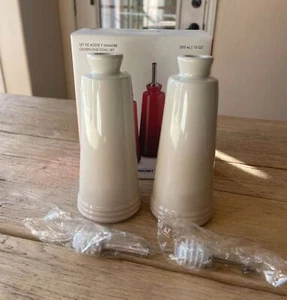 Le Creuset Stoneware Signature 10 oz Oil & Vinegar Set Meringue Ivory NEW NIB - Picture 1 of 10