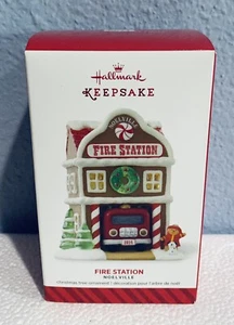 Hallmark Keepsake Ornament Estación de Bomberos Noelville 2014 9º En Serie NUEVO - Imagen 1 de 3