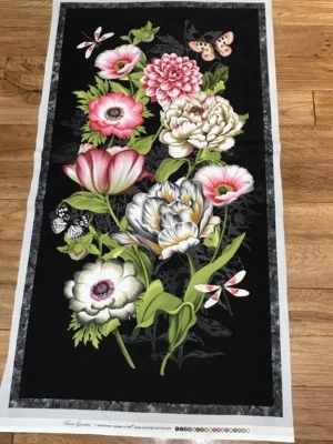 Impresionante panel de tela de algodón acolchado de flores y mariposas Trivoli  Foto 1 de 3