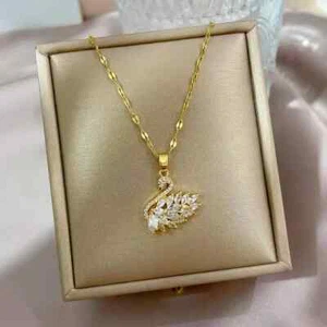Gold Chain Crystal Swan Pendant Necklace - Beautiful, Sparkle, Great Gift - Picture 1 of 5