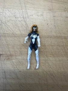 Marvel Universe 3.75" Secret Wars Spider-Woman White Suit - Picture 1 of 2