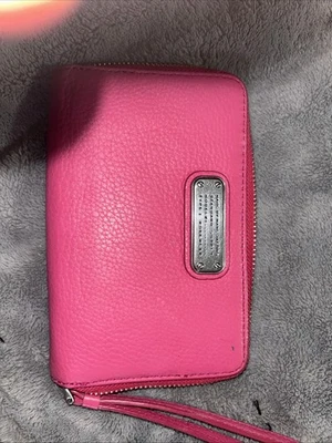 Marc Jacobs Pop Pink Leather Classic Silver Logo Zip Around Wallet Workwear - Image 1 of 4