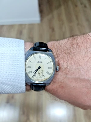 Reloj Pulsera Vintage Coleccionable Ruso URSS ZIM ЗИМ Retro Cromo Guerra Fría Foto 1 de 4