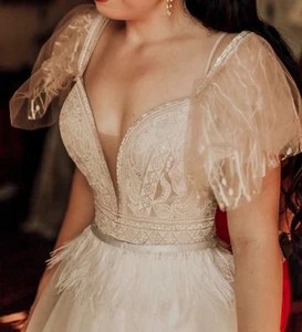 Dreamy Boho/Princess style ball gown beige wedding dress - Picture 1 of 10