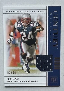 Carta patch indossata 2018 National Treasures Ty Law giocatore/99 Patriots HOF - Foto 1 di 2